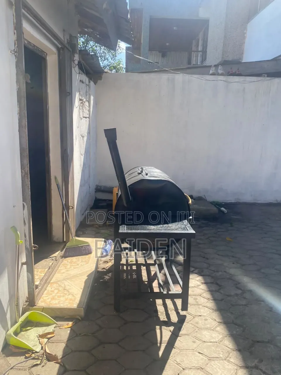 Grill Charcoal Huge Tank