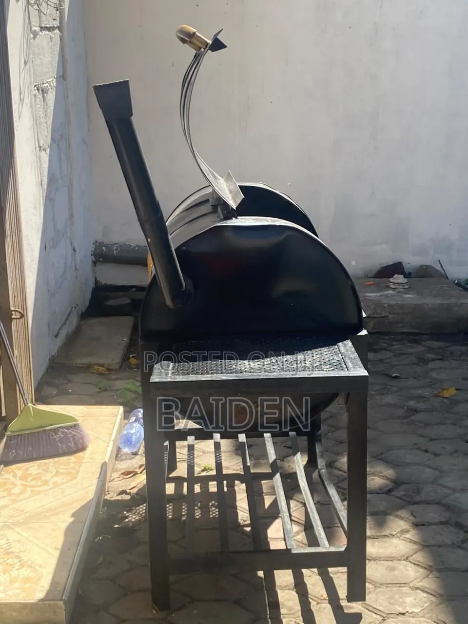Grill Charcoal Huge Tank