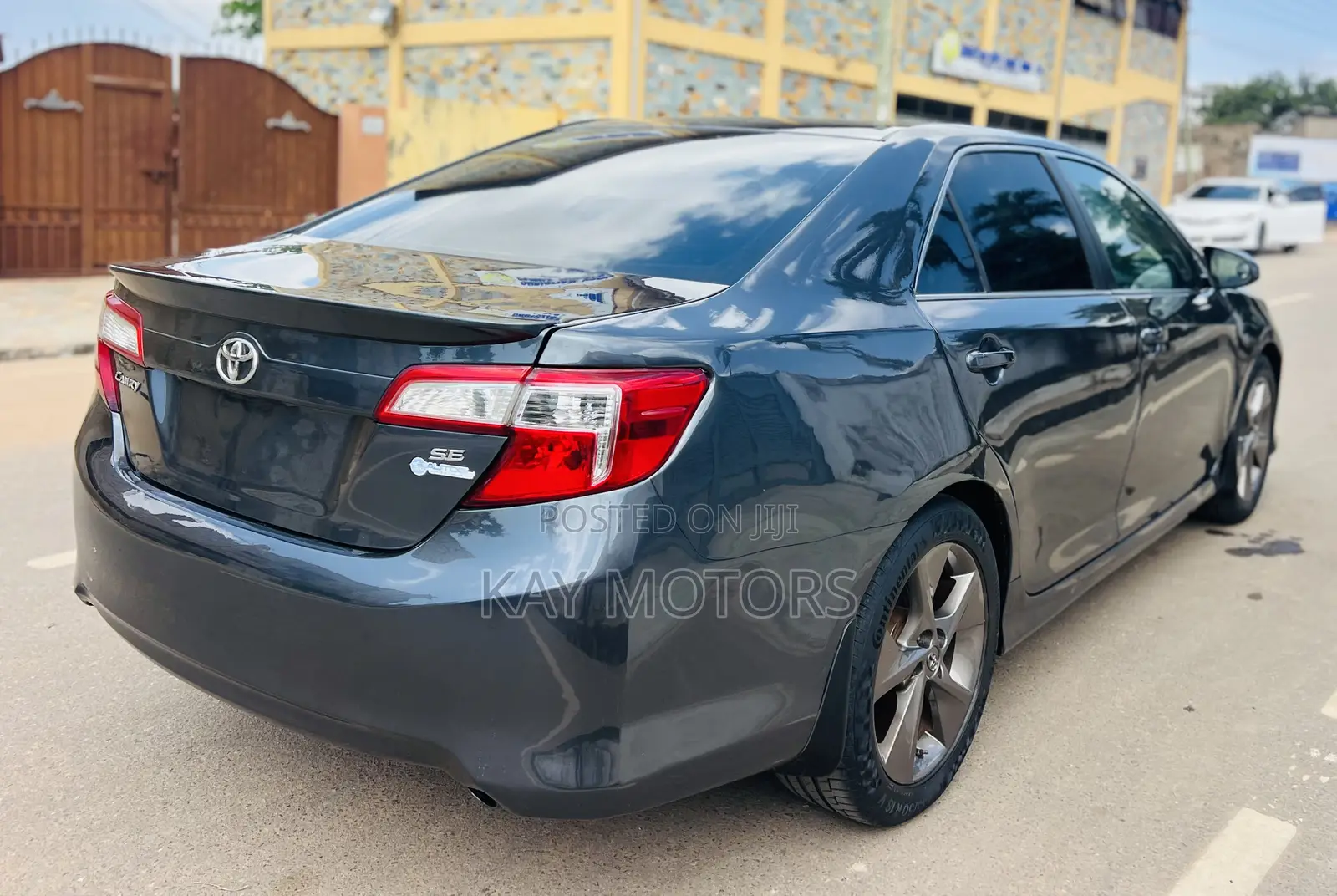 Toyota Camry SE 4dr Sedan (2.5L 4cyl 6A) 2014 Gray