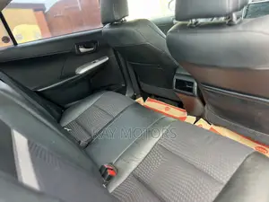 Toyota Camry SE 4dr Sedan (2.5L 4cyl 6A) 2014 Gray