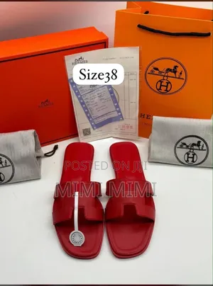 Hermes Slippers Comes in a Box