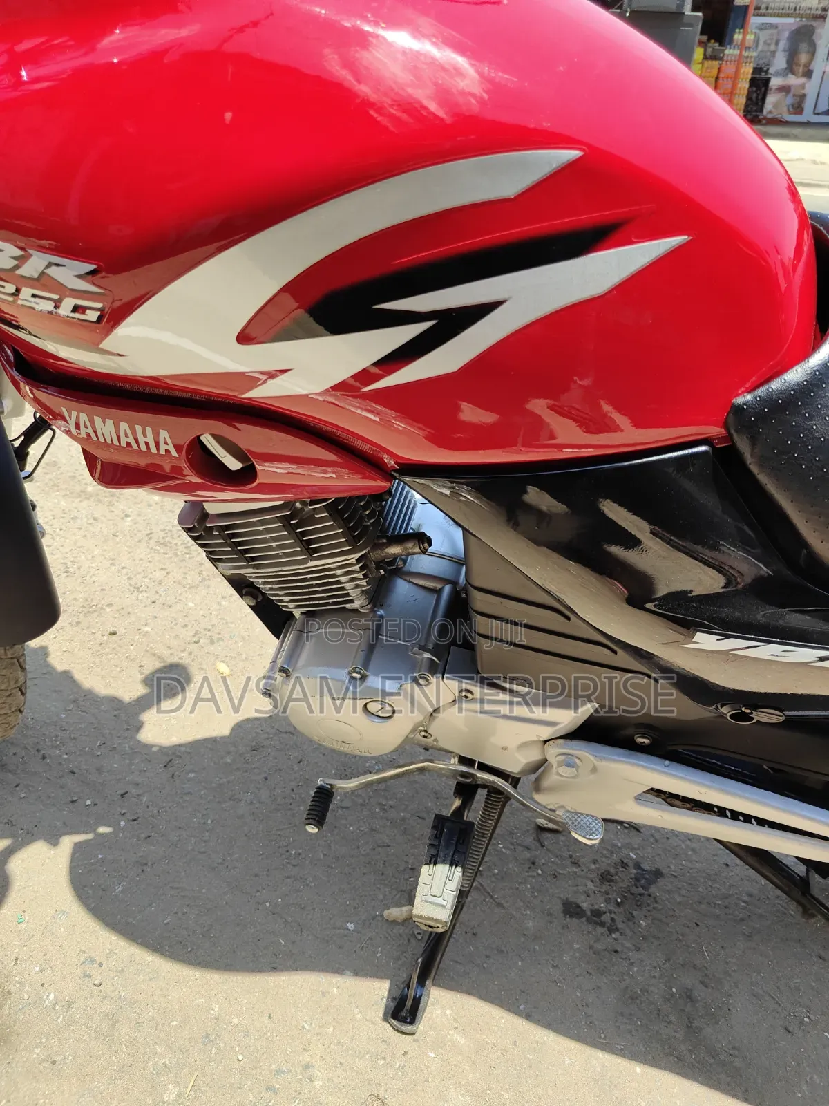 Yamaha YBR125 2025 Red