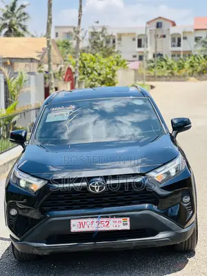 Toyota RAV4 XLE Premium 2025 Black