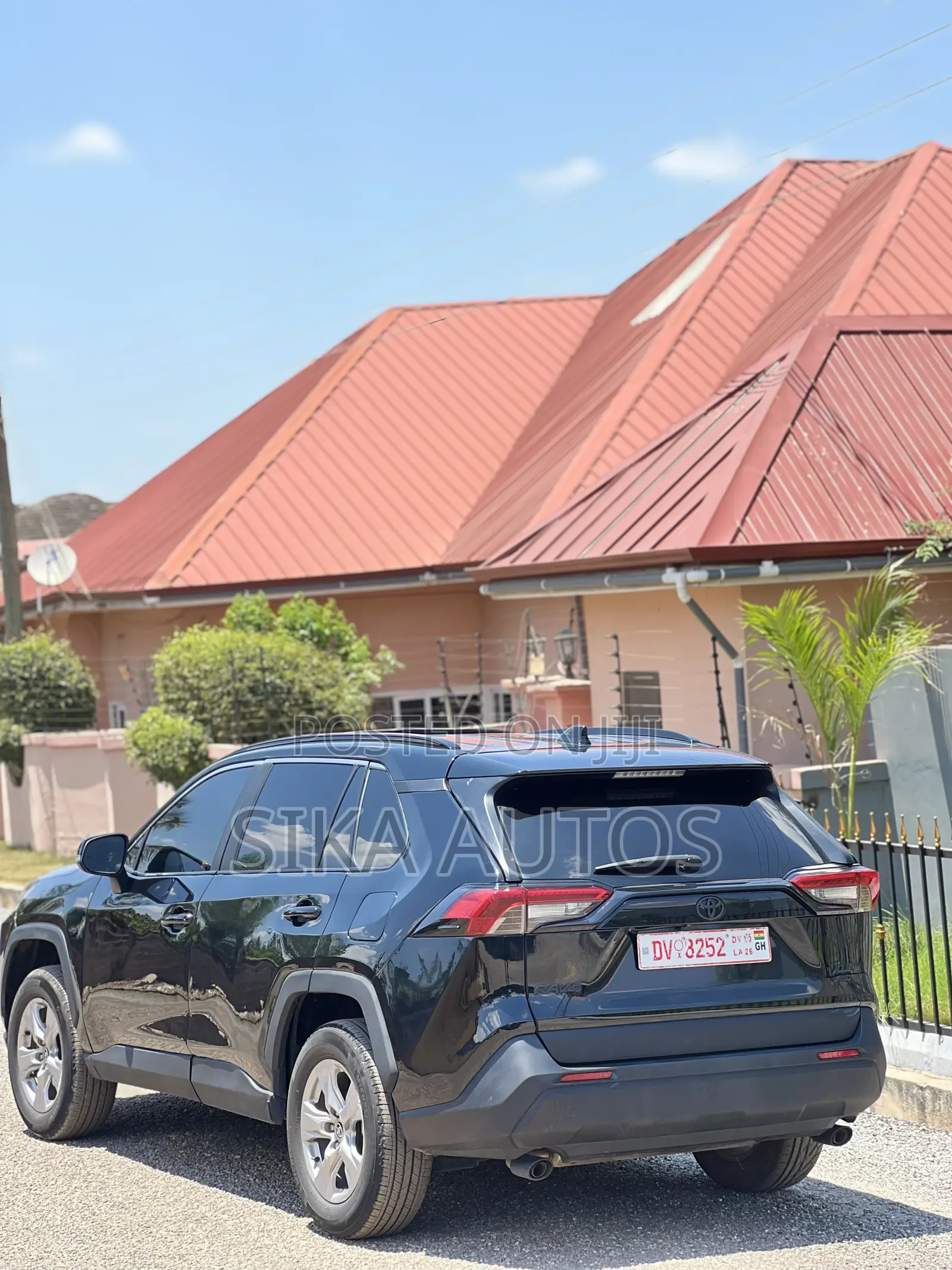 Toyota RAV4 XLE Premium 2025 Black