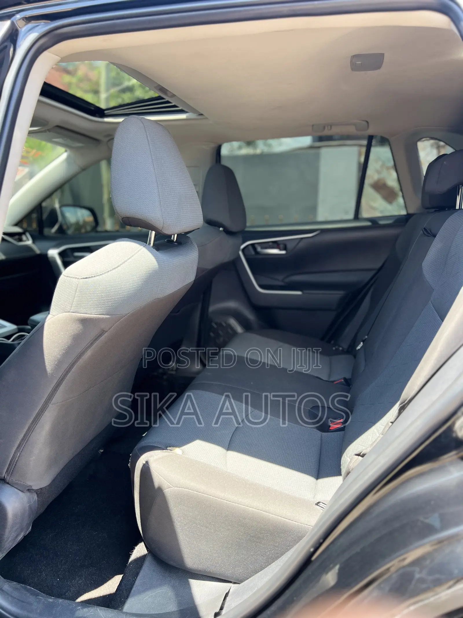 Toyota RAV4 XLE Premium 2025 Black