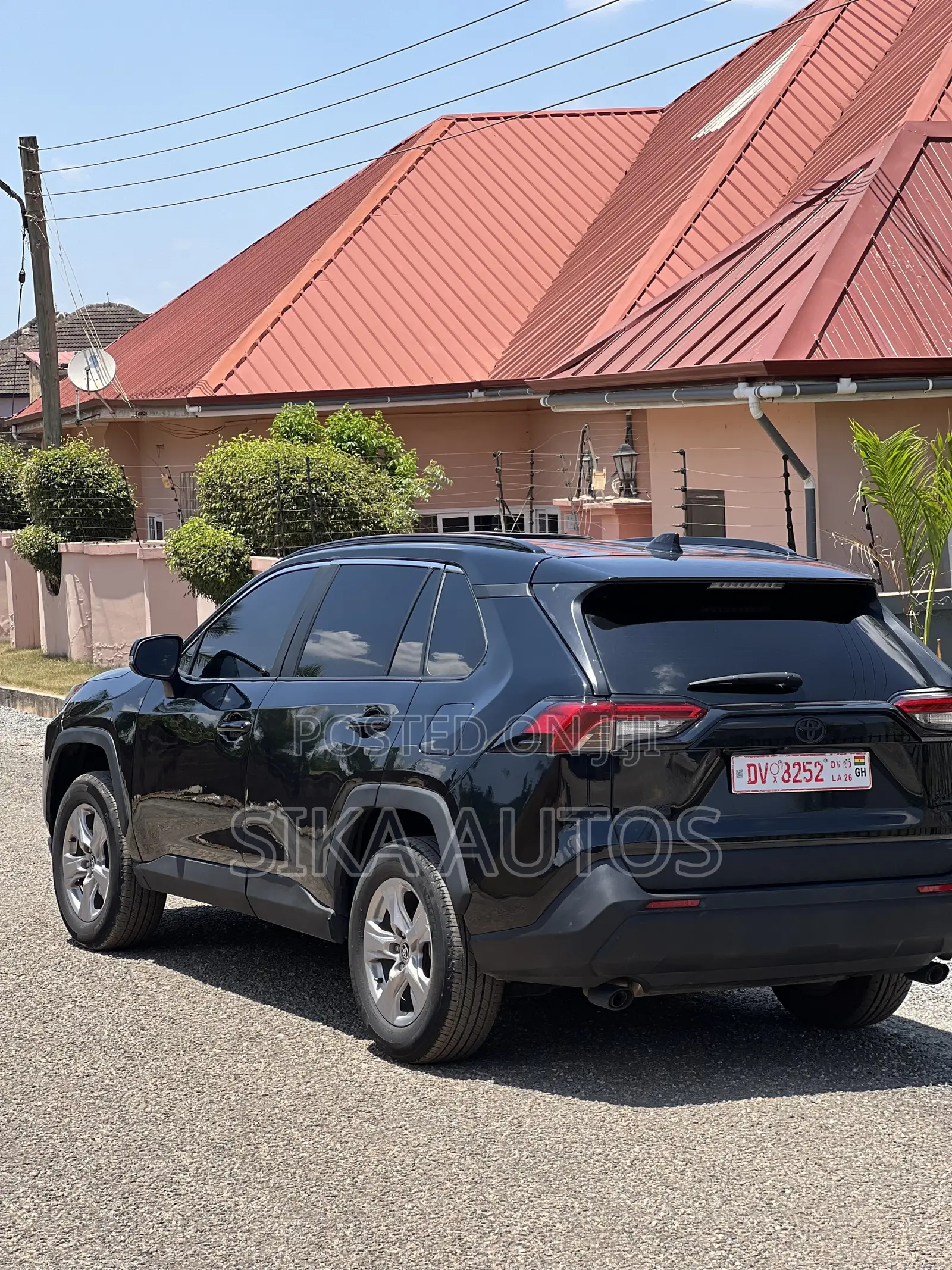 Toyota RAV4 XLE Premium 2025 Black