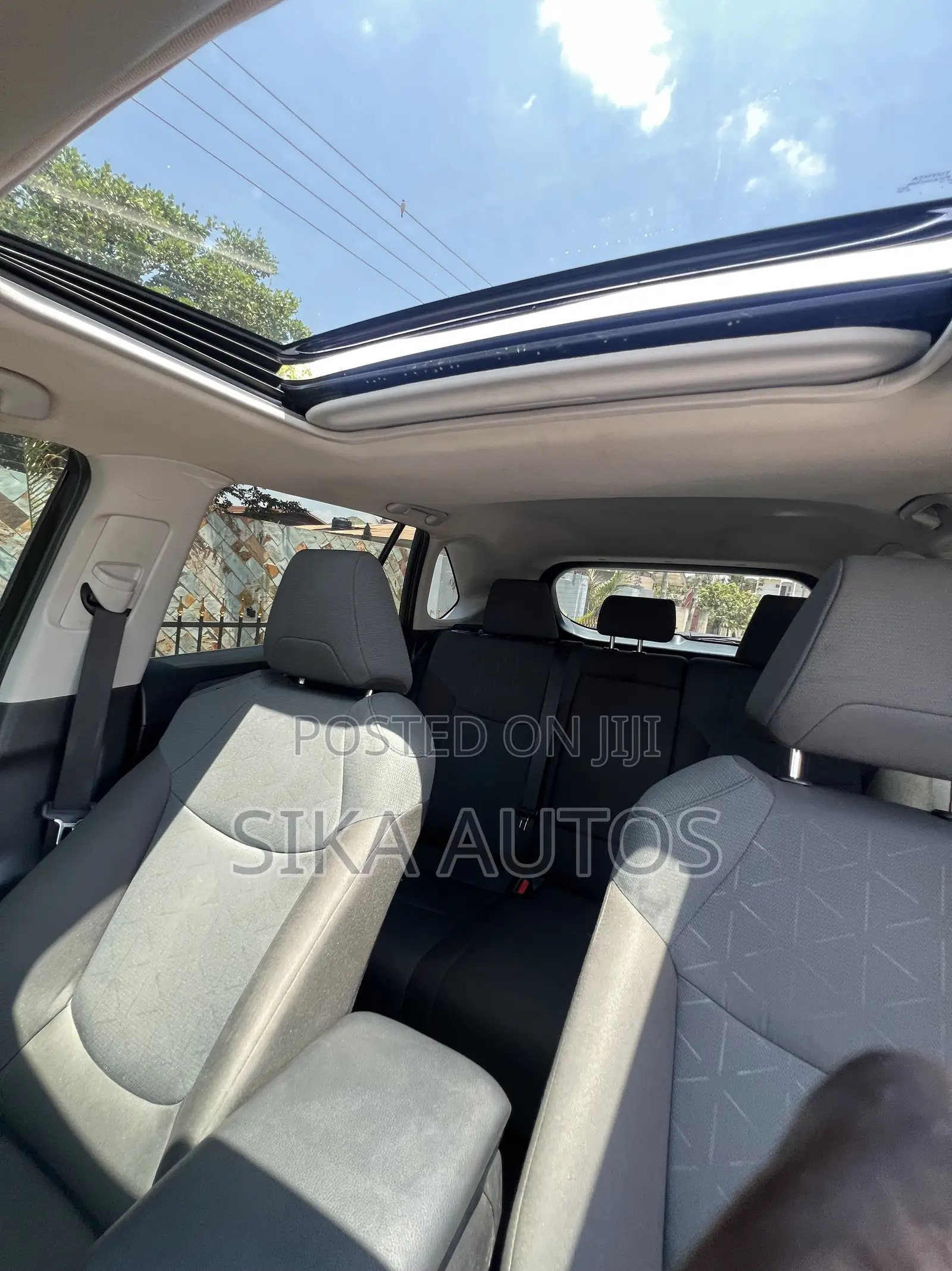 Toyota RAV4 XLE Premium 2025 Black