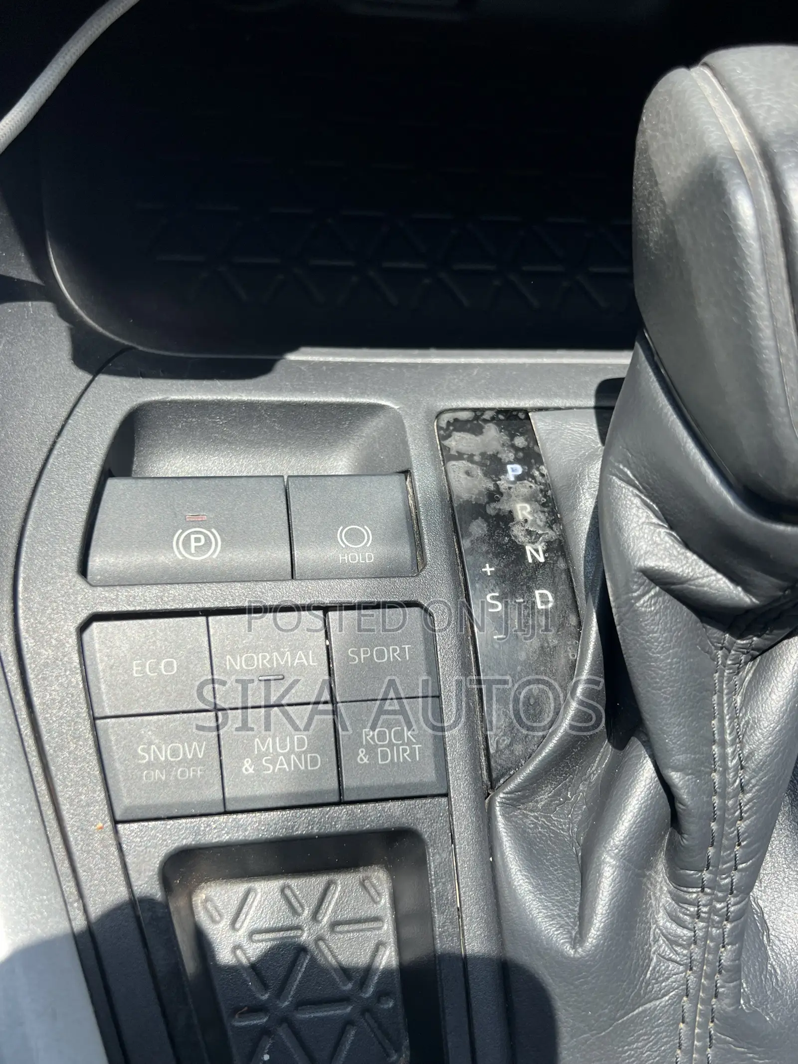 Toyota RAV4 XLE Premium 2025 Black