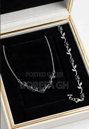 Ladies Necklace and Bracelet Set – Elegant Jewellery Set for Women