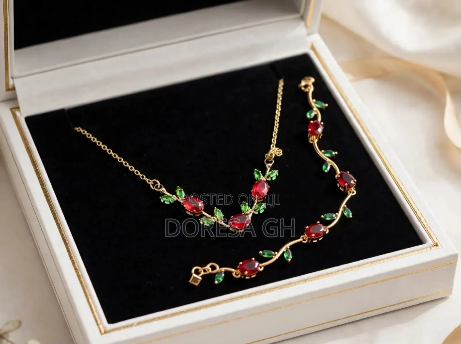Ladies Necklace and Bracelet Set – Elegant Jewellery Set for Women
