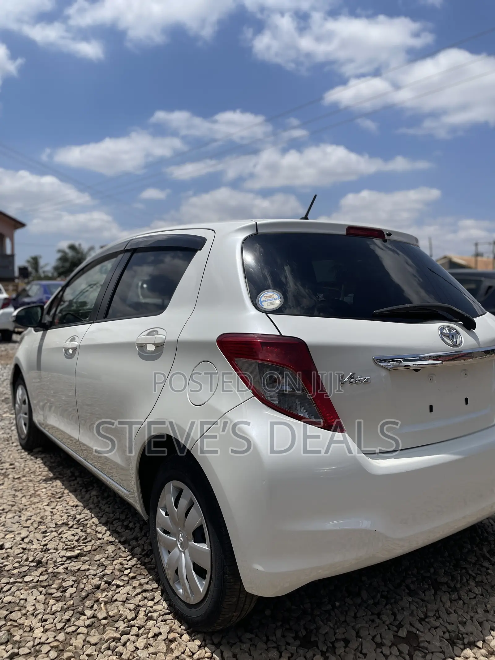 Toyota Vitz 1.3 FWD 5dr 2013 White
