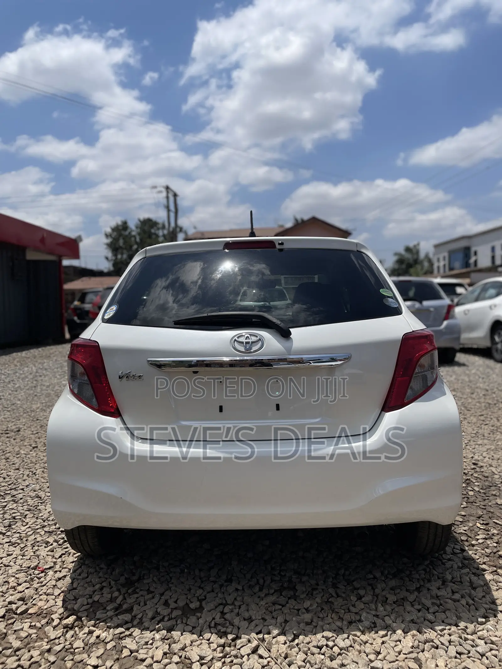 Toyota Vitz 1.3 FWD 5dr 2013 White