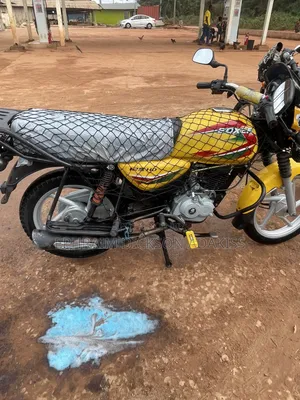 Bajaj Boxer 2026 Yellow