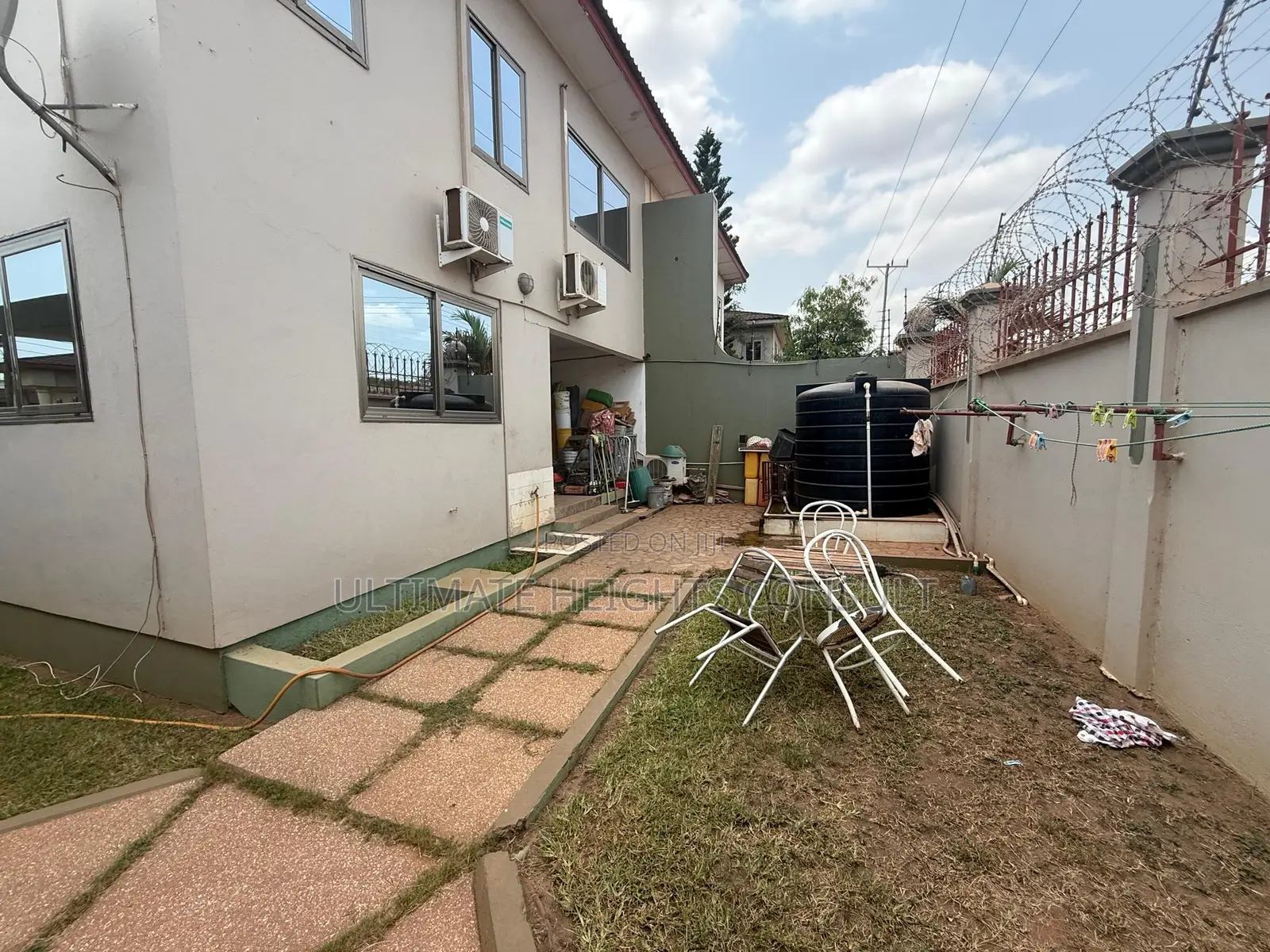 4bdrm House in West Hills Mall for sale