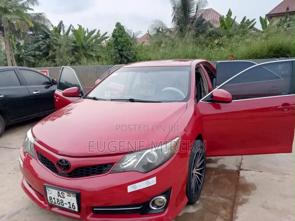 Toyota Camry 2014 Red