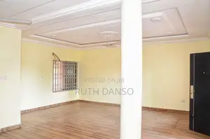 2bdrm Block of Flats in Sugar Loaf, Baatsona Total for rent