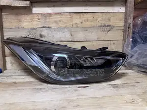 Hyundai Elantra 2011-2015 LED Projector Headlight