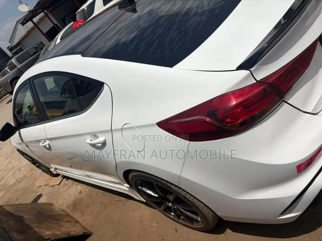 Hyundai Elantra ECO 2018 White