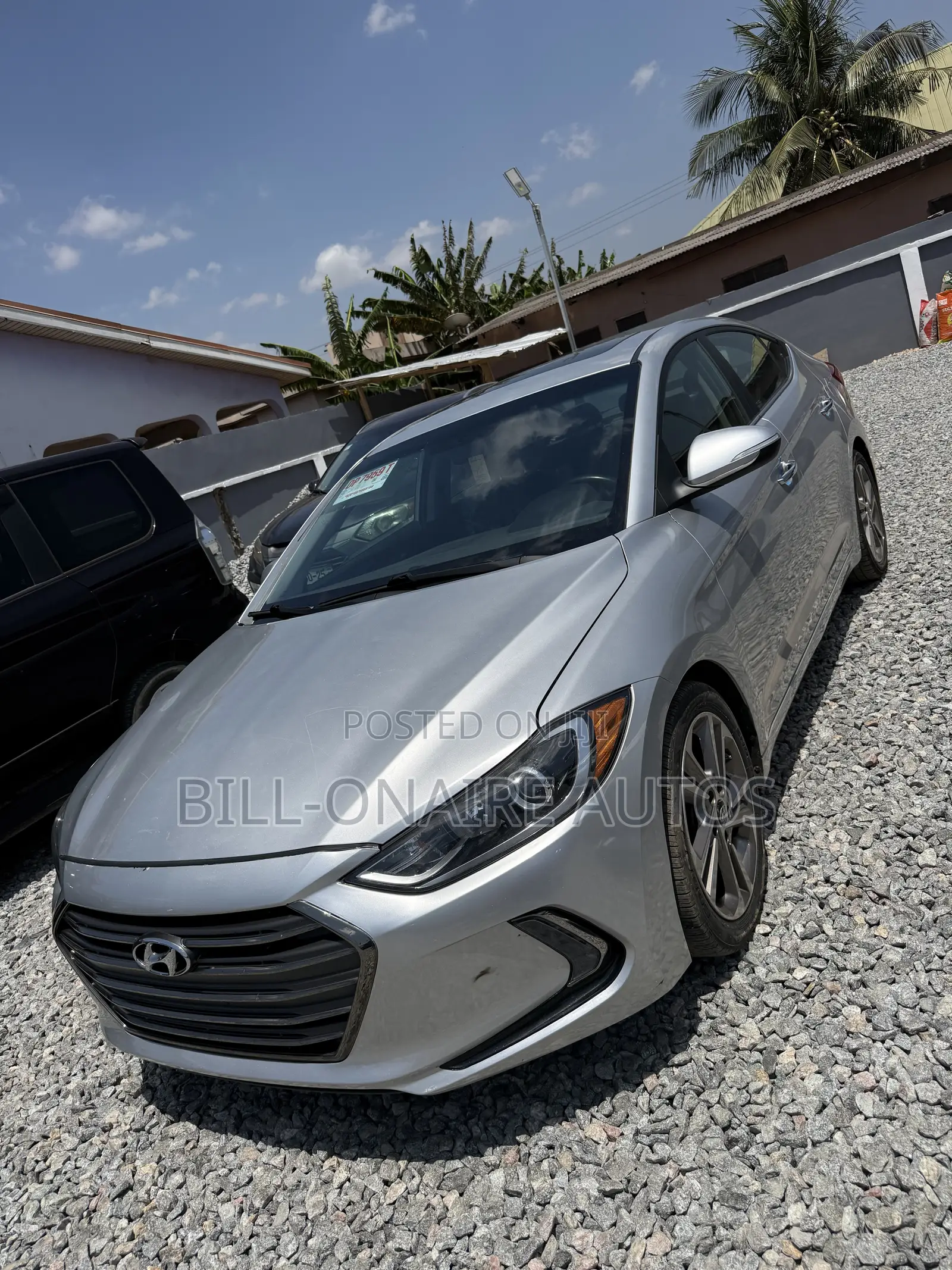 Hyundai Elantra Limited Sedan FWD (2.0L 4cyl 6A) 2017 Silver