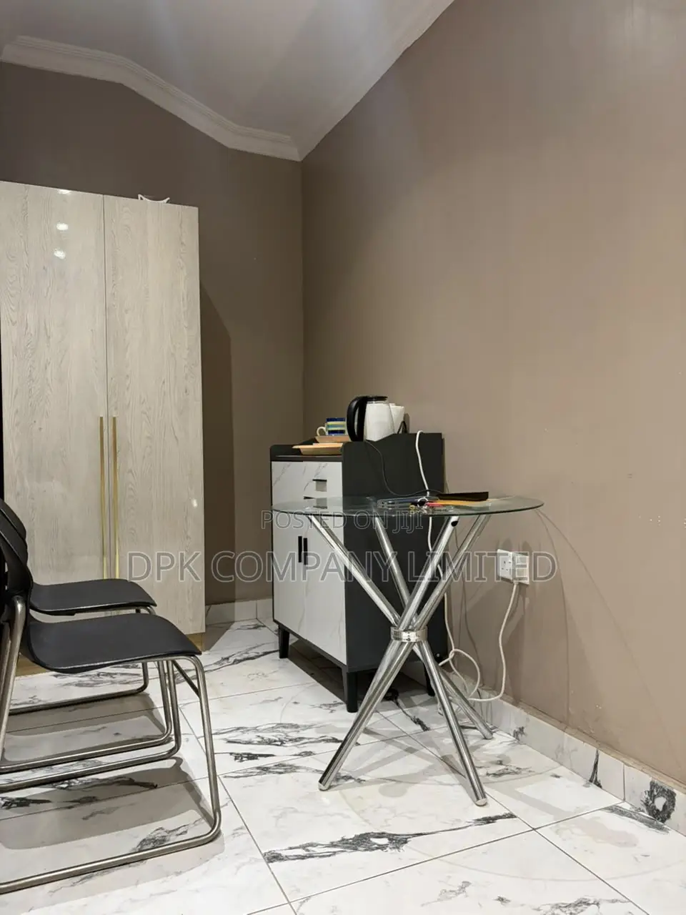 1bedroom en-Suite|Dstv|Internet|Air Con Room (Min 2 Days )