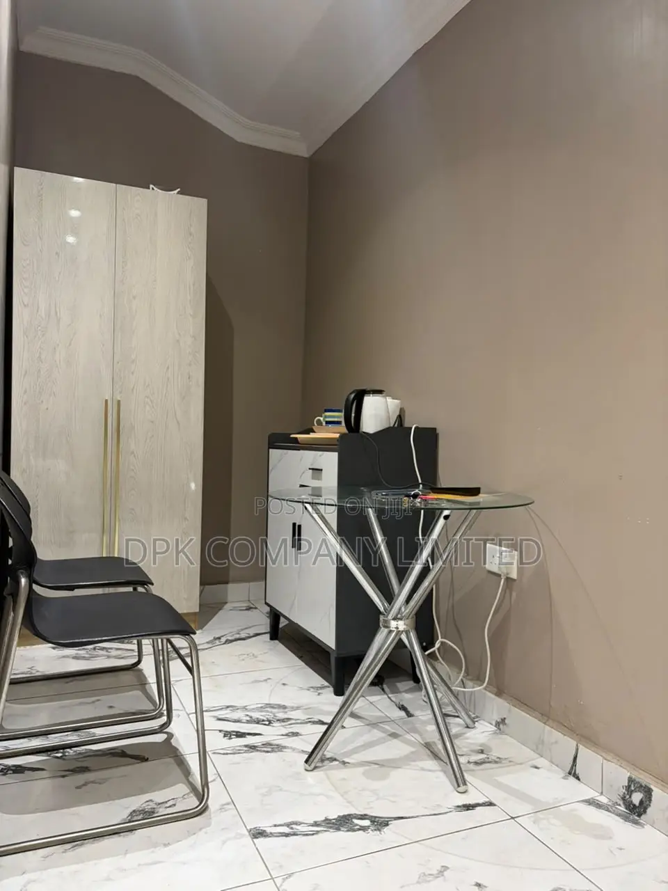 1bedroom en-Suite|Dstv|Internet|Air Con Room (Min 2 Days )