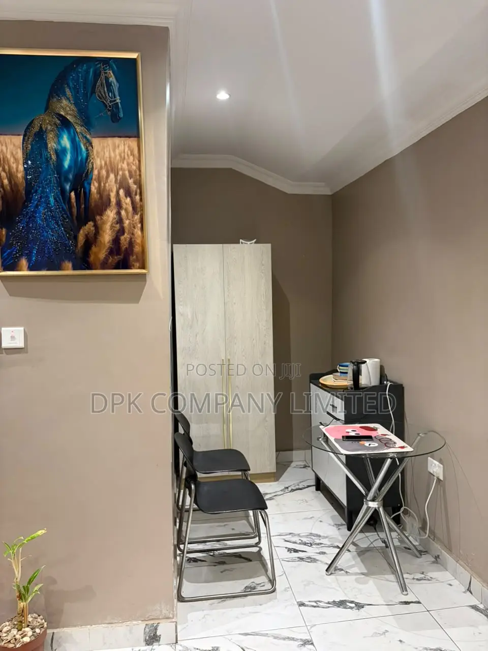 1bedroom en-Suite|Dstv|Internet|Air Con Room (Min 2 Days )