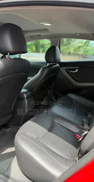 Hyundai Elantra 2016 Red