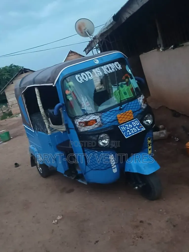 Bajaj RE 2025 Blue