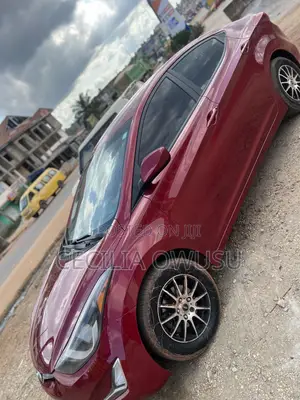 Hyundai Elantra Limited Sedan FWD (1.8L 4cyl 6A) 2016 Red