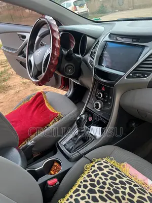 Hyundai Elantra Limited Sedan FWD (1.8L 4cyl 6A) 2016 Red