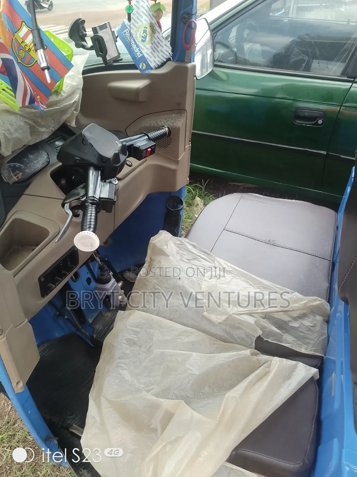 Bajaj RE 2025 Blue