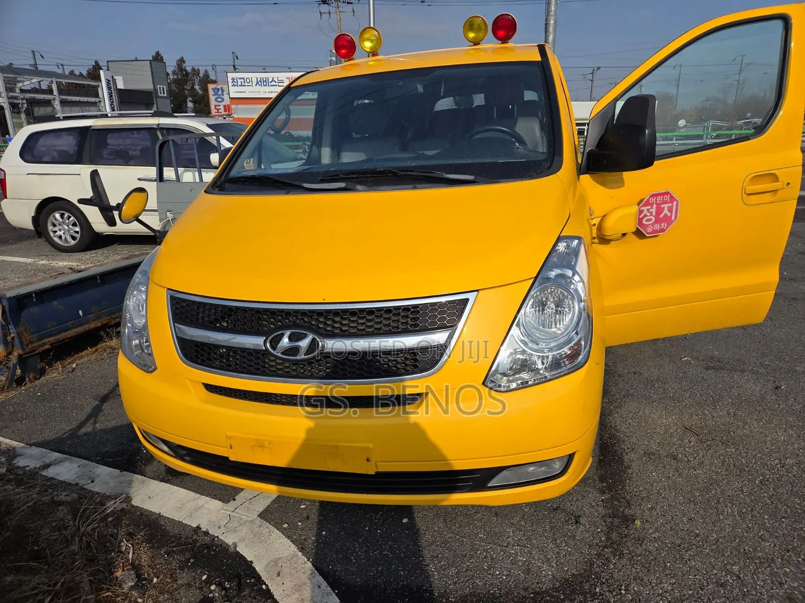 Hyundai STAREX