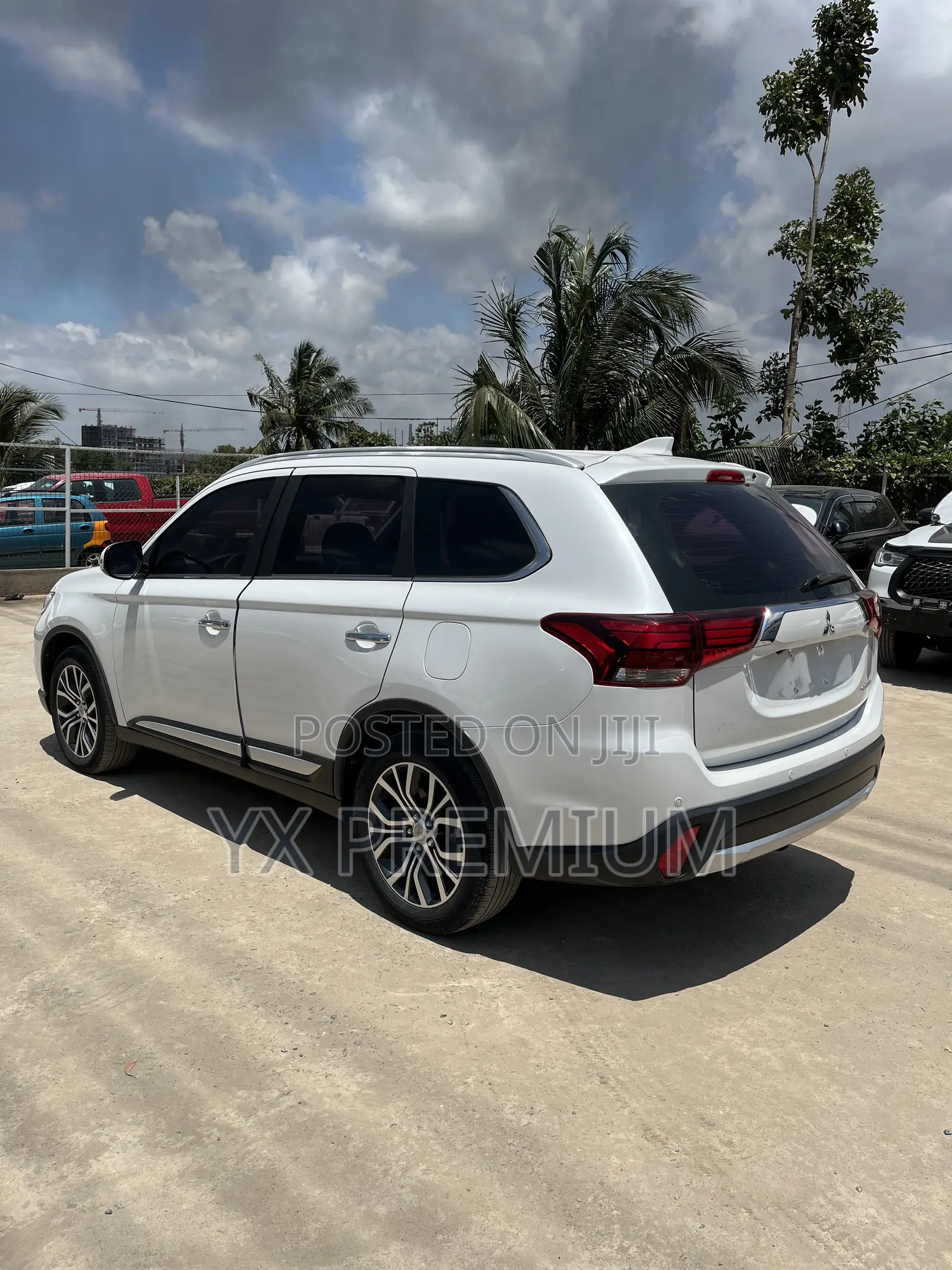 Mitsubishi Outlander SEL AWC 2018 White