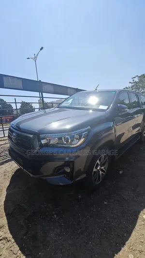 Toyota Hilux 2020 Gray