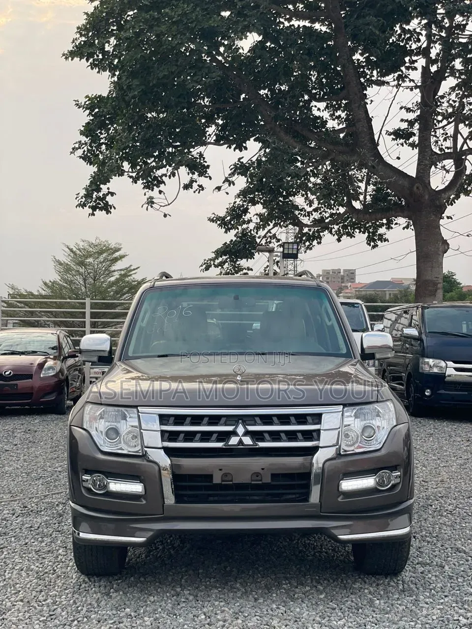 Mitsubishi Pajero Sport 2016 Gold