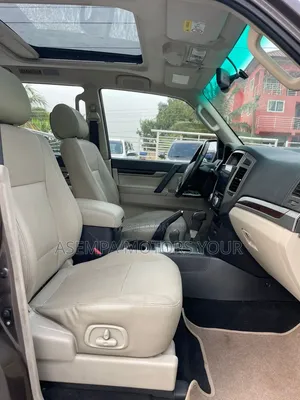 Mitsubishi Pajero Sport 2016 Gold