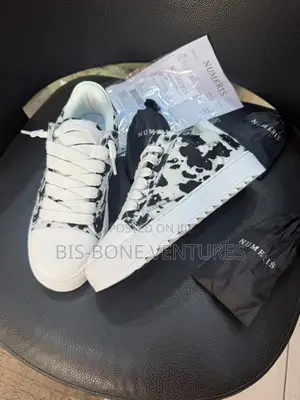 Numeris Sneakers