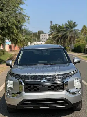 Mitsubishi Outlander SEL 2022 Silver