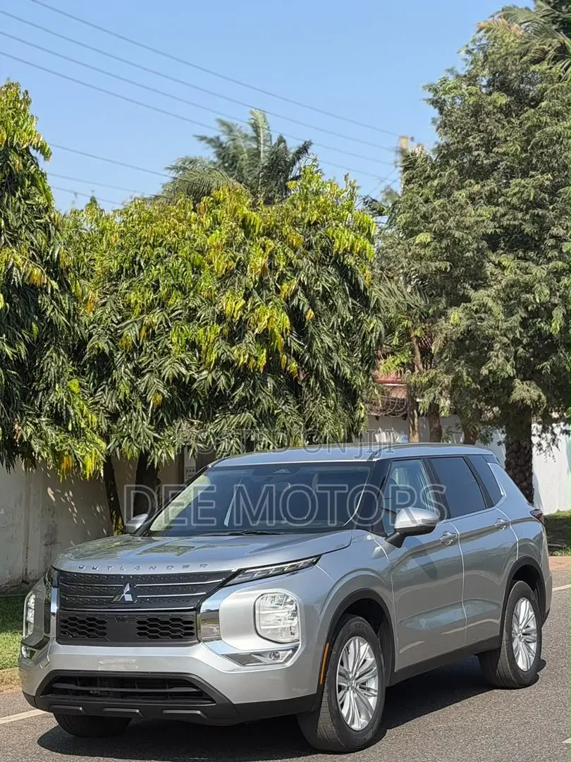 Mitsubishi Outlander SEL 2022 Silver