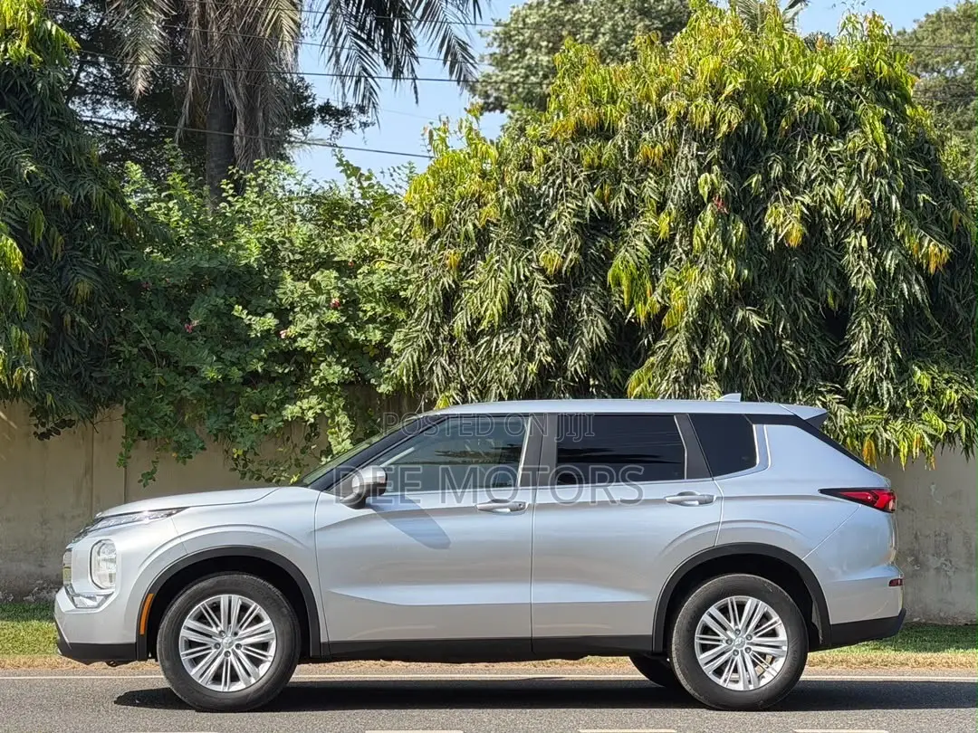 Mitsubishi Outlander SEL 2022 Silver