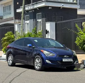 Hyundai Elantra Limited Sedan FWD (1.8L 4cyl 6A) 2013 Blue