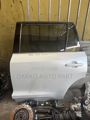 Toyota Highlighted Grad 2024-2025 Doors Back L Available