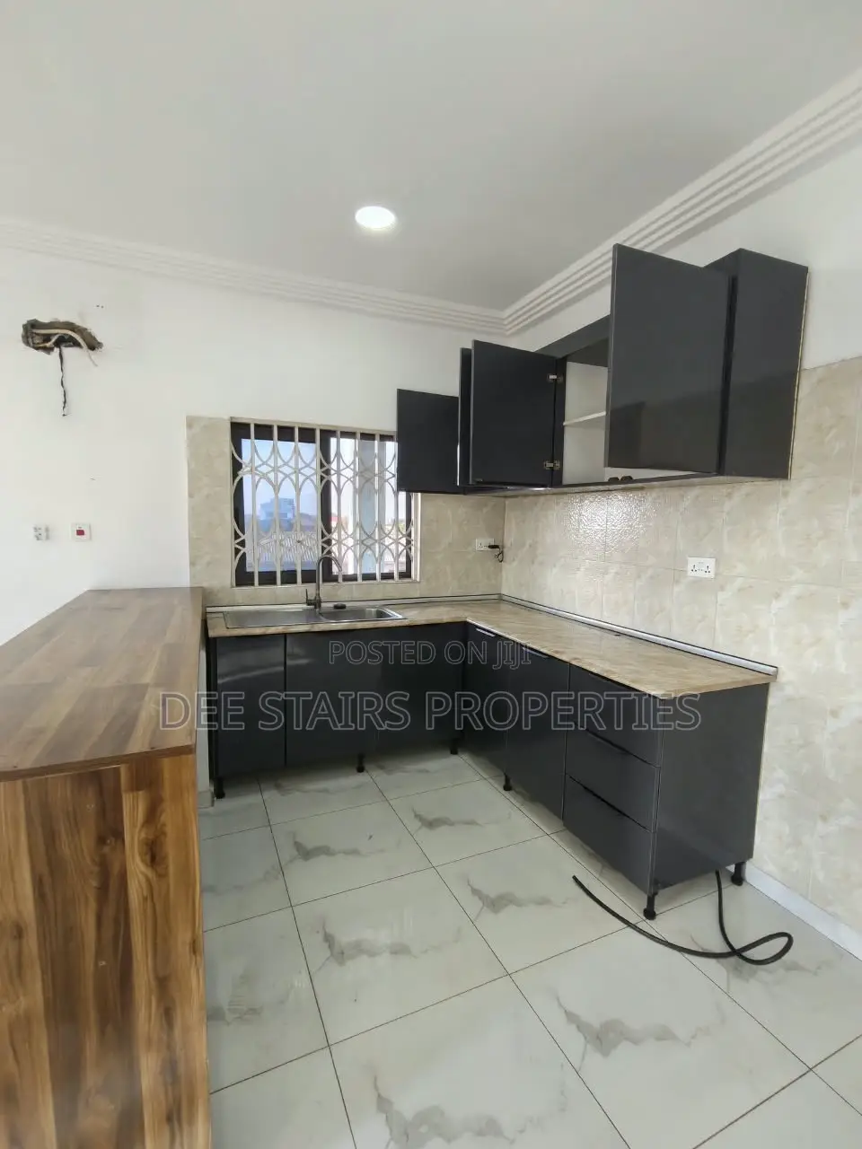 Mini Flat in Teshie Leakman for rent