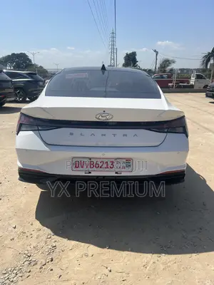 Hyundai Elantra SE 2023 White