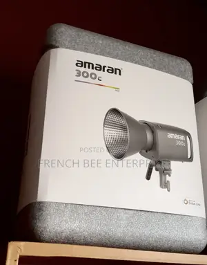 AMARAN 300c RGB Video Light