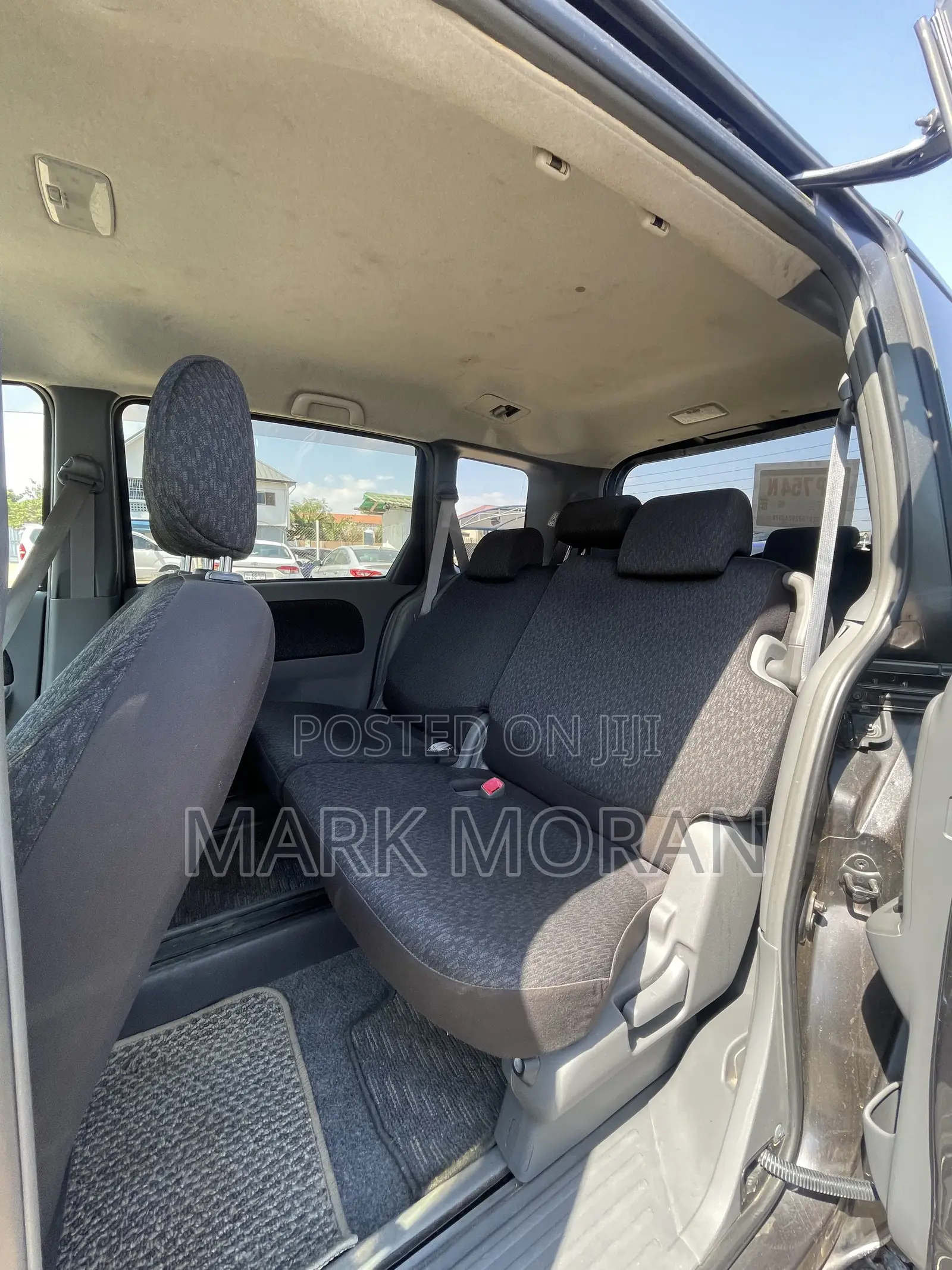 Toyota Sienta 2011 Gray