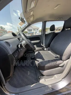 Toyota Sienta 2011 Gray