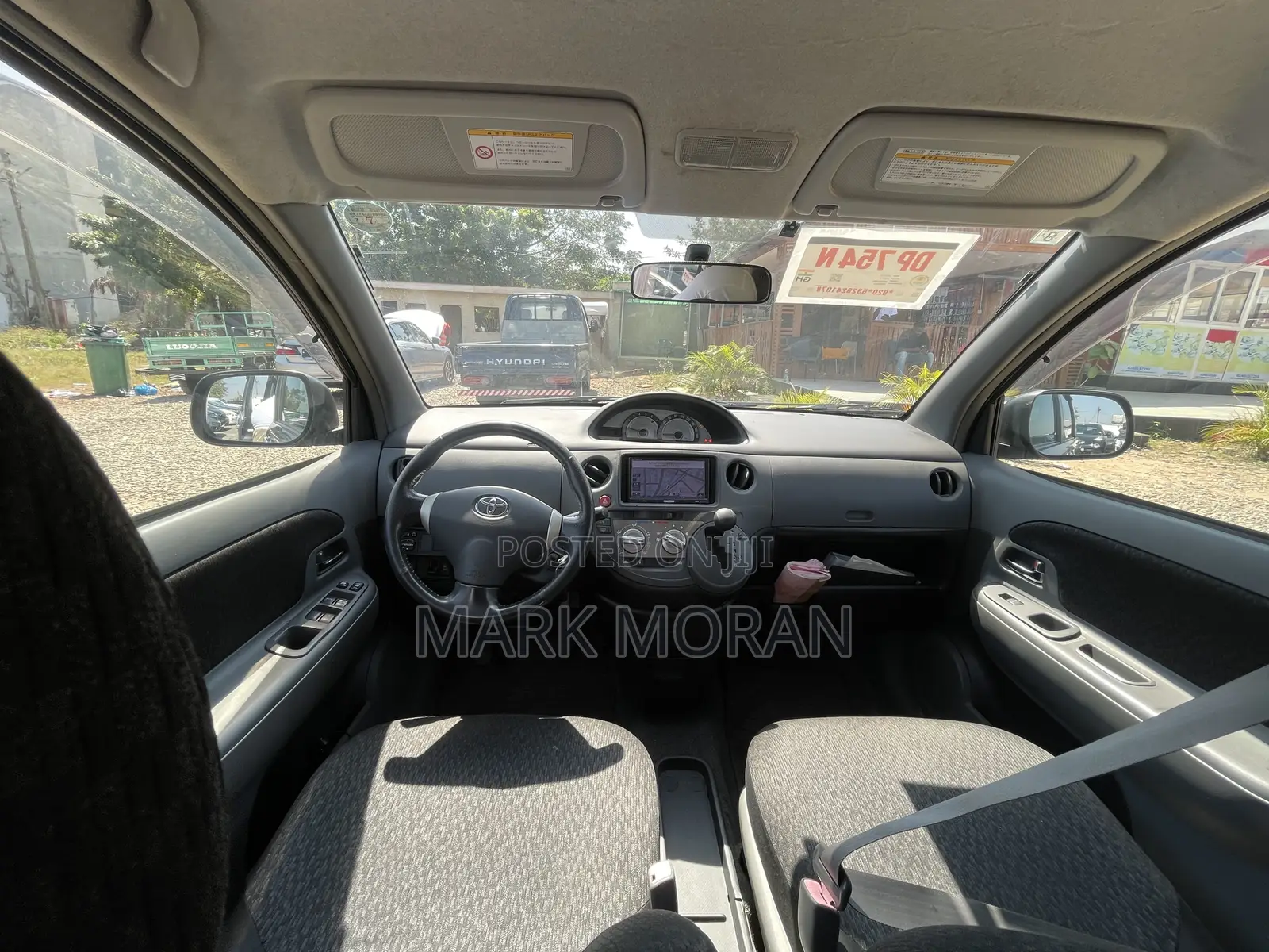 Toyota Sienta 2011 Gray