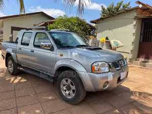 Nissan Hardbody 2017 Silver