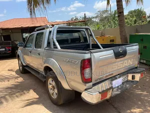 Nissan Hardbody 2017 Silver